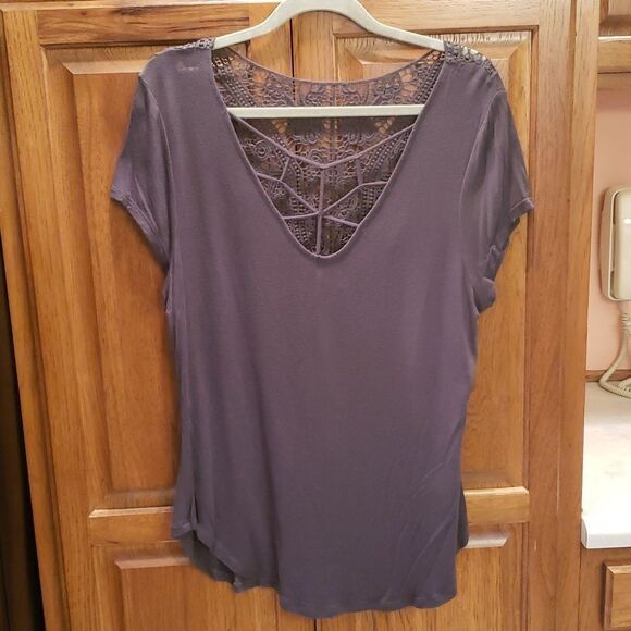 Like New! Almost Famous Size 1X.  Gray Tshirt with Lace & Strap Details - Picture 1 of 2